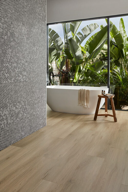 Easi-Plank-Hybrid-Barnside-PreferenceFloors_NthRichmond_Barnside_bath-500x750